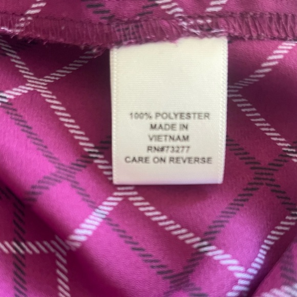 ELLE- Burgundy Purple Collared Button Up Blouse in Size Medium - Picture 11 of 12